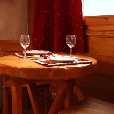 Sapaudia - Charm Town Centre Retreat