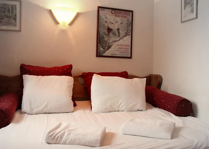 Sapaudia - Charm Town Centre Retreat