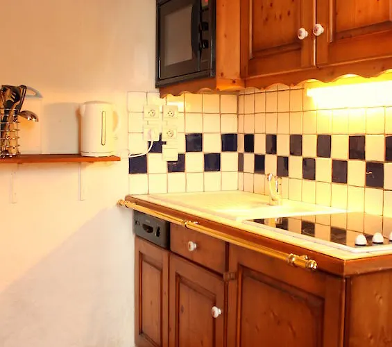 Daire Sapaudia - Charm Town Centre Retreat *